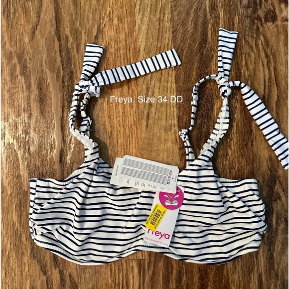 Women's Swimwear Bundle.bikini tops.Barely Worn&NWT Bottoms&1 top.7 PIECES TOTAL - Picture 2 of 15